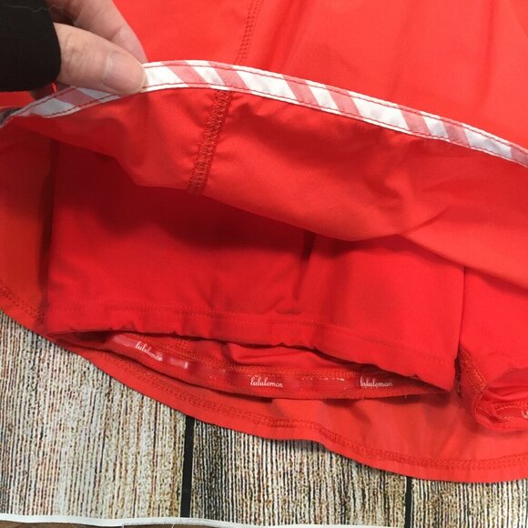 #5 - Lululemon Run: Track Attack Skort Size 6 - Picture 10 of 11
